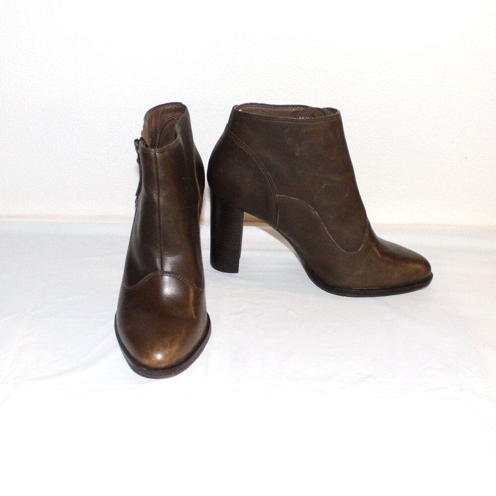11a. NICE LADIES UGG ANKLE BOOTIES - BROWN LEATHER -8